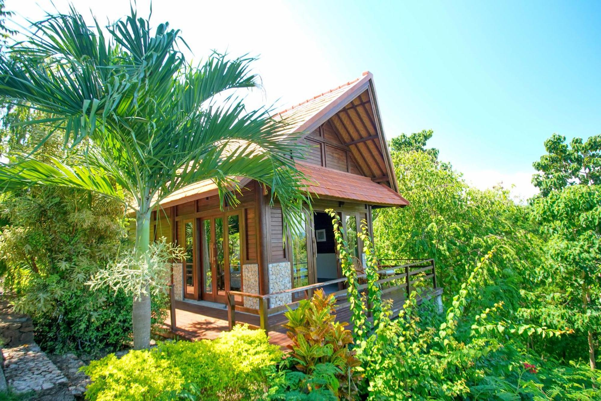 Villa Domanik Labuan Bajo Exterior photo
